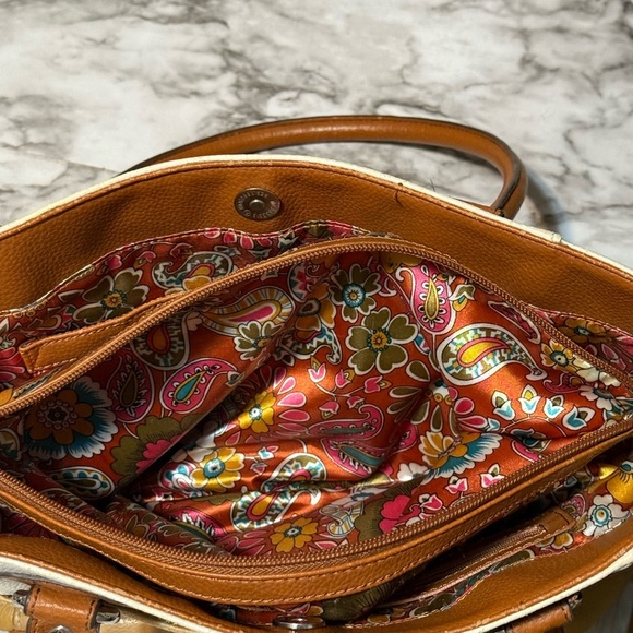 Elegant Two-Tone Genuine Leather Tote Bag Naturalizer - Picture 9 of 16